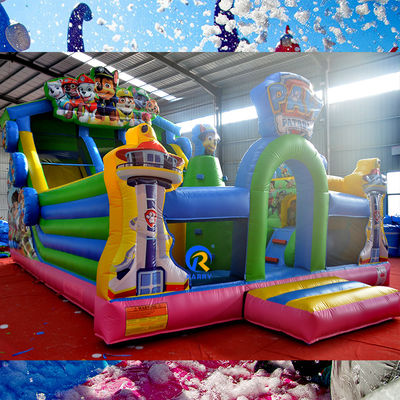 Giochi di festa per adulti Grandi pattuglie in PVC a zampa gonfiabile castello a salto scivolo con ostacolo