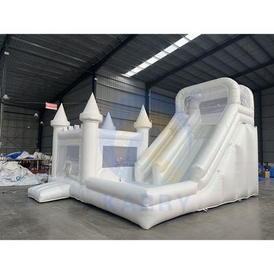 Kit di riparazione e di soffiatura CE inclusi Casa gonfiabile bianca per matrimoni con scivolo