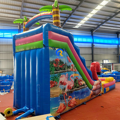 Capacità massima 100-500 kg Scivolo d'acqua gonfiabile con piscina e entusiasmante design di Flamingo