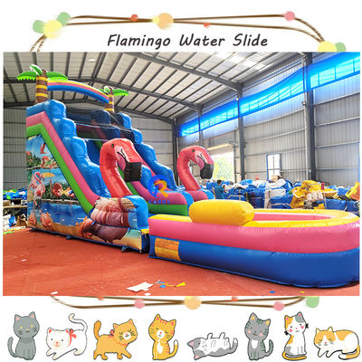 Capacità massima 100-500 kg Scivolo d'acqua gonfiabile con piscina e entusiasmante design di Flamingo