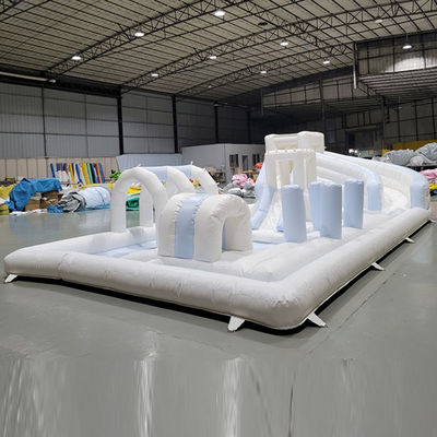 Pvc bianco unisex campo di ostacoli esterno gonfiabile attrezzature da gioco per bambini parco giochi scivolo acqua gonfiabile con piscina