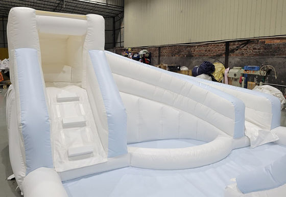 Pvc bianco unisex campo di ostacoli esterno gonfiabile attrezzature da gioco per bambini parco giochi scivolo acqua gonfiabile con piscina
