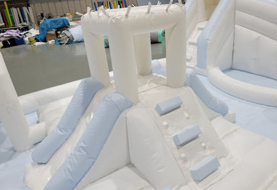 Pvc bianco unisex campo di ostacoli esterno gonfiabile attrezzature da gioco per bambini parco giochi scivolo acqua gonfiabile con piscina