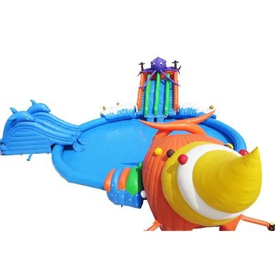 Scivolo idraulico gonfiabile e piscina per bambini e adulti con un design ecologico