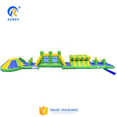 Certificato CE 16m Aqua Run Course ostacolo personalizzato colorato per il parco acquatico