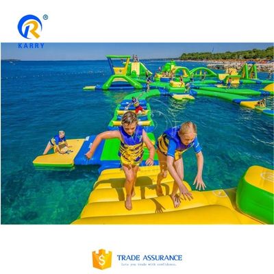 Logo personalizzato Attrezzature per parco acquatico Parco acquatico galleggiante gonfiabile con certificato CE