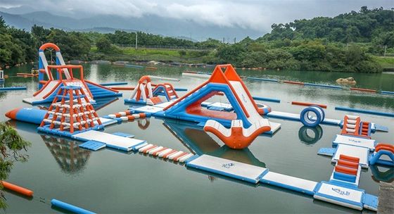 Parco acquatico gonfiabile all'aperto Parco divertimento acquatico molto grande per adulti e bambini