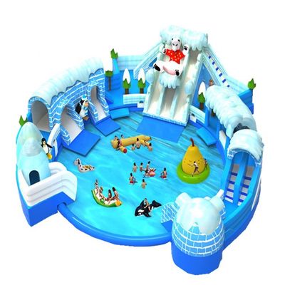 Capacità massima 100-500 kg Grande parco acquatico gonfiabile Snow Kingdom con piscina e scivoli