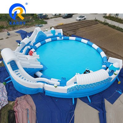 Parco acquatico mobile gonfiabile personalizzato con piscina di grandi dimensioni tema divertente dell'orso polare