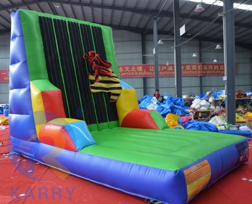 5-10 passeggeri sono ammessi a salire sul muro gonfiabile in PVC per giochi interattivi all'aperto