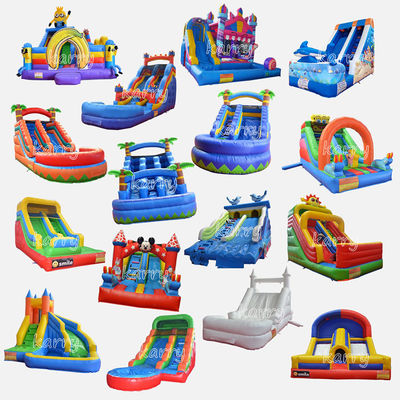 Combinazione di diapositive a castello gonfiabile per occasioni commerciali per esigenze di logo personalizzate