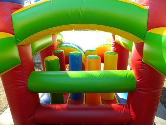 KR-OBS-904-2 Parco giochi all'aria aperta sfida per il corso di assalto gonfiabile con un arcobaleno emozionante