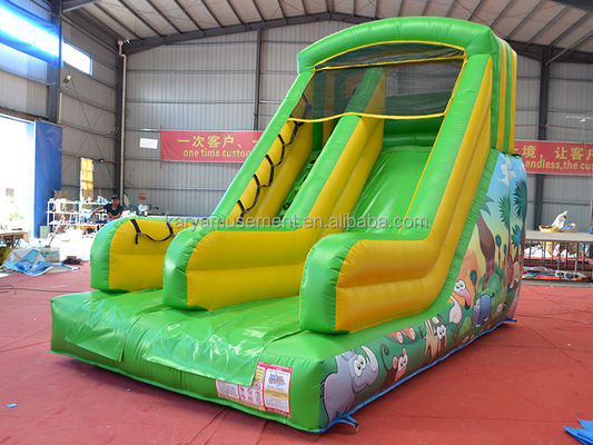 Parco interno Essential Piccole dimensioni Slide gonfiabile con disegno e colore verde