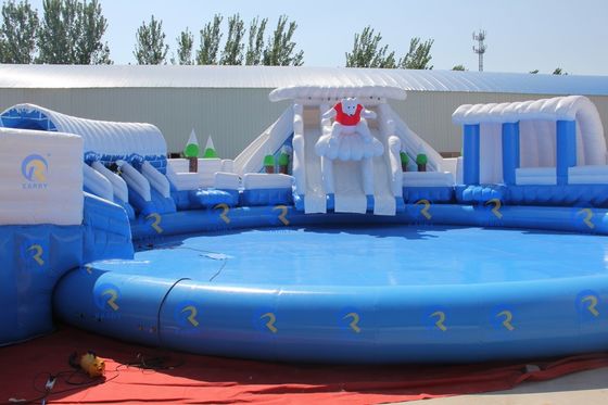 Godetevi l'acqua all'interno con uno scivolo gonfiabile da 5-10 passeggeri e una grande piscina rotonda