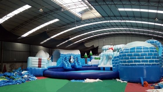 Piscina di grandi dimensioni Moonwalk Parco acquatico gonfiabile per bambini e adulti Urso polare scivolo d'acqua