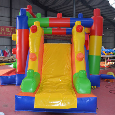 Combinazione di slide a castello gonfiabile a prezzi accessibili con un design di blocchi di costruzione alla moda