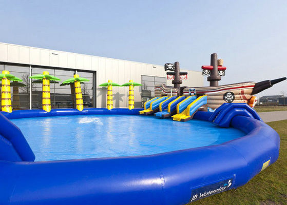Slide d'acqua a colori personalizzati piscina gonfiabile per nave pirata parco acquatico gonfiabile