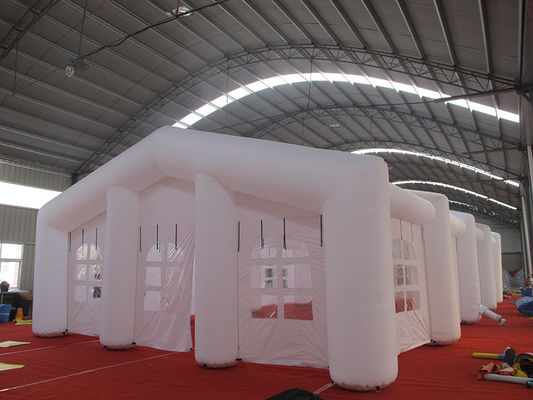 Tenda da sposa bianca gonfiabile personalizzata da 20*10m per parco giochi e feste all'aperto