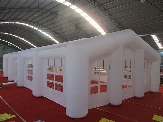 Tenda da sposa bianca gonfiabile personalizzata da 20*10m per parco giochi e feste all'aperto
