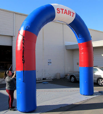 Arco a forma di cuore gonfiabile personalizzato per la decorazione degli eventi