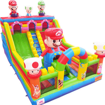 Parco giochi per bambini all'aperto Mario tema trampolino aereo gonfiabile castello rimbalzante con scivolo