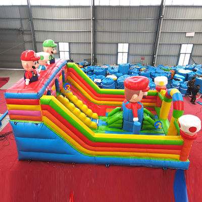 Parco giochi per bambini all'aperto Mario tema trampolino aereo gonfiabile castello rimbalzante con scivolo