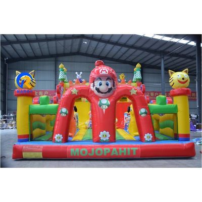 Accettazione OEM Casa gonfiabile per bambini con scivolo e trampolino per parco acquatico
