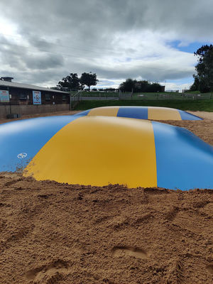 Commerciale PVC gonfiabile nuvola salta colorato salto cuscino pad per bambini e adulti