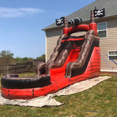 Attrezzature per parchi acquatici di divertimento scivolo d'acqua pirata gonfiabile con piscina PVC commerciale
