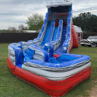 Slide d'acqua a coda pieghevole rosso e blu gonfiabile con scivolo d'aria in piscina Logo personalizzato