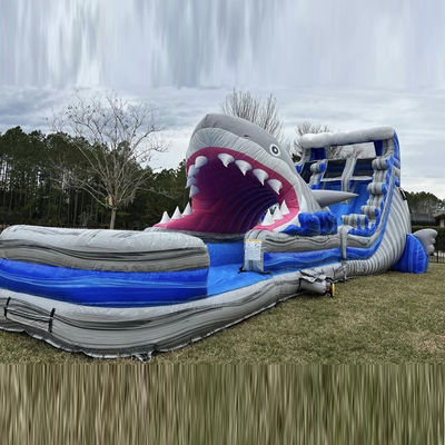 Slide d'acqua gonfiabile a taglia personalizzata con scivolo e piscina