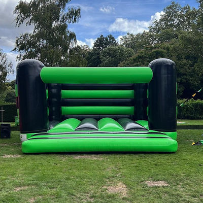 Blower inclusi Trampolino gonfiabile per bambini Castello Giant e Green Party Affitti