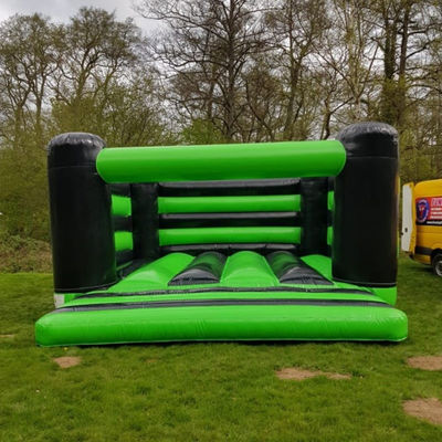 Blower inclusi Trampolino gonfiabile per bambini Castello Giant e Green Party Affitti