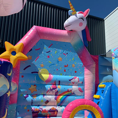 Commerciale PVC Bambini Trampolino Giochi Arcobaleno Unicorno gonfiabile Città divertente con scivolo