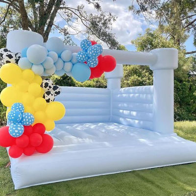 Noleggiare una casa gonfiabile Moonwalk a colori personalizzati per divertimento e divertimento
