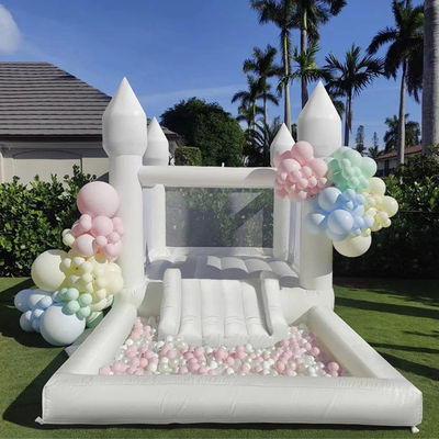 Letto per bambini piccoli su misura Castello bianco salta Pastello gonfiabile Castello salta con soffiatore