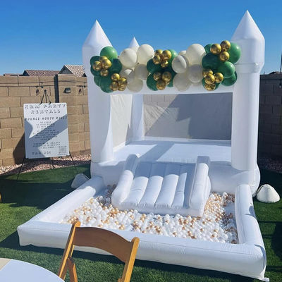 Letto per bambini piccoli su misura Castello bianco salta Pastello gonfiabile Castello salta con soffiatore