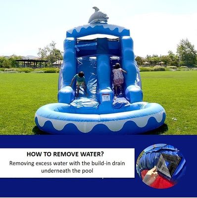 Scivolo d'acqua gonfiabile a balena grigia con piscina d'acqua blu e soffiatore incluso