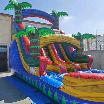 Divertimento portatile garantito con una piccola casa gonfiabile tropicale