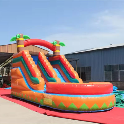 Noleggio a domicilio di parti commerciali di scivoli gonfiabili con piscina