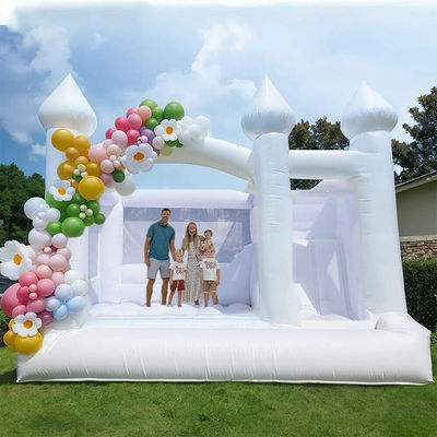 Casa o Impresa Castello gonfiabile bianco Trampolino da salto con opzioni personalizzabili