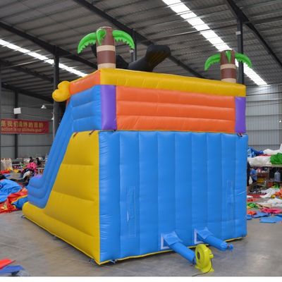 Dimensioni personalizzate Intrattenimento all' aperto Corvo arrabbiato Scivoli gonfiabili per bambini Gioco