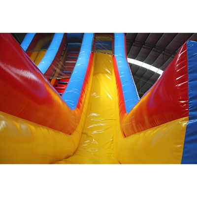 Capacità massima 100-500 kg scivolo commerciale gonfiabile con piscina e doppia corsia
