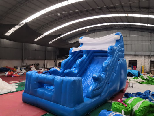 Scivoli bagnati gonfiabili commerciali con piscina e soffiatore d'aria castello di buttafuori per bambini
