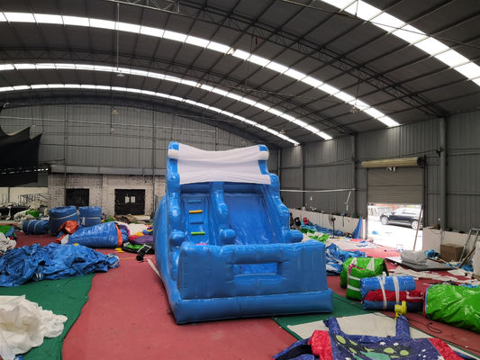 Scivoli bagnati gonfiabili commerciali con piscina e soffiatore d'aria castello di buttafuori per bambini