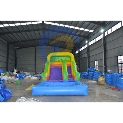 Grandi scivoli commerciali per adulti gonfiabili con piscina di capacità massima 100-500 kg
