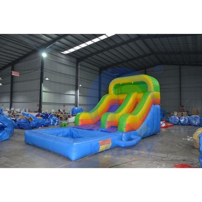 Grandi scivoli commerciali per adulti gonfiabili con piscina di capacità massima 100-500 kg