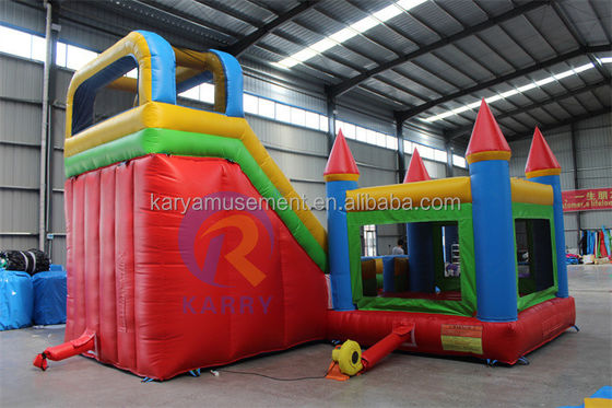 Castello gonfiabile per adulti con colorato personalizzato e accessori inclusi