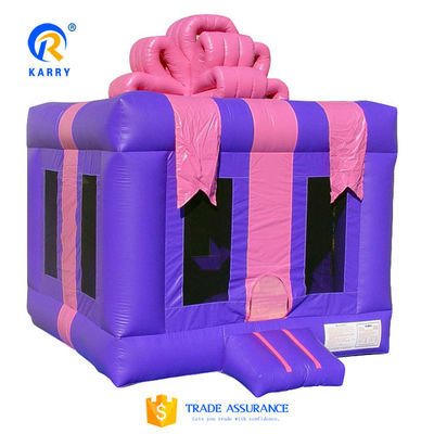 Caratteristiche PORTABLE gonfiabile Fancy Gift Box Water Jumper Bouncer Casa in vendita