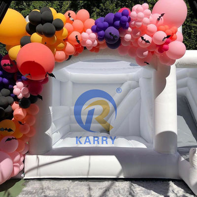 Festa di nozze Castello gonfiabile bianco a salto personalizzato con combinazione di scivolo e buttafuori